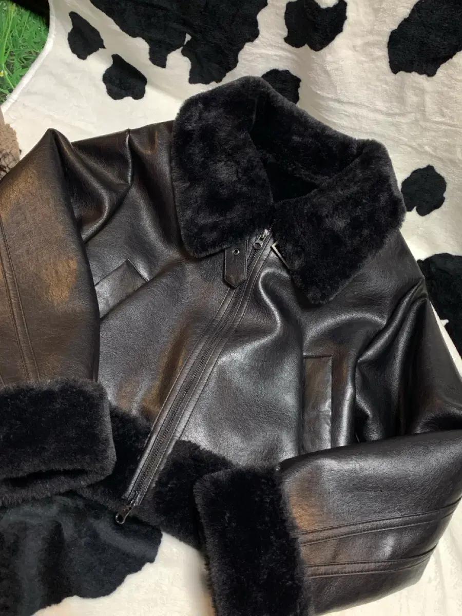 보헤미안서울 무스탕 22FW