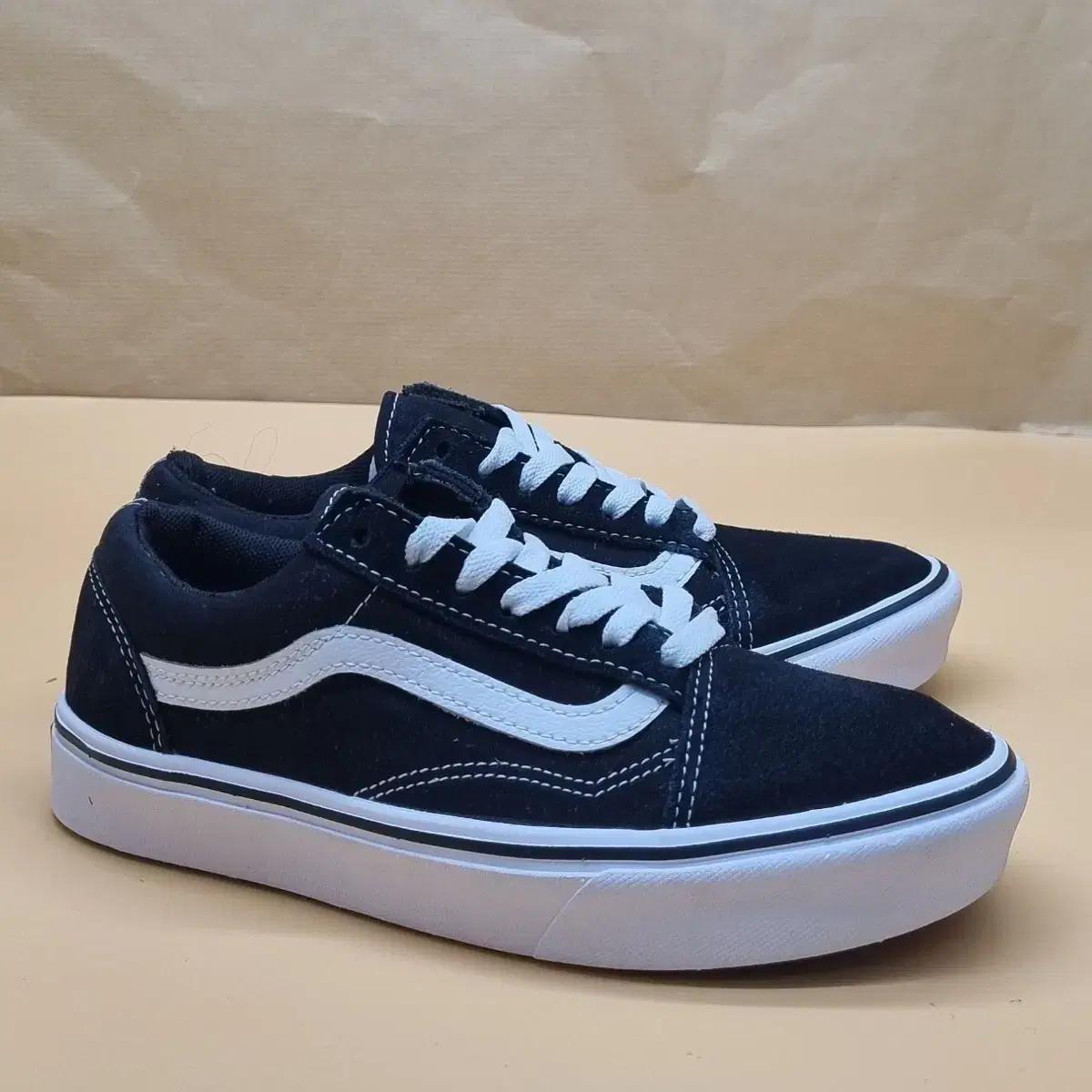 반스 올드스쿨 컴피쿠시 블랙 스니커즈230_