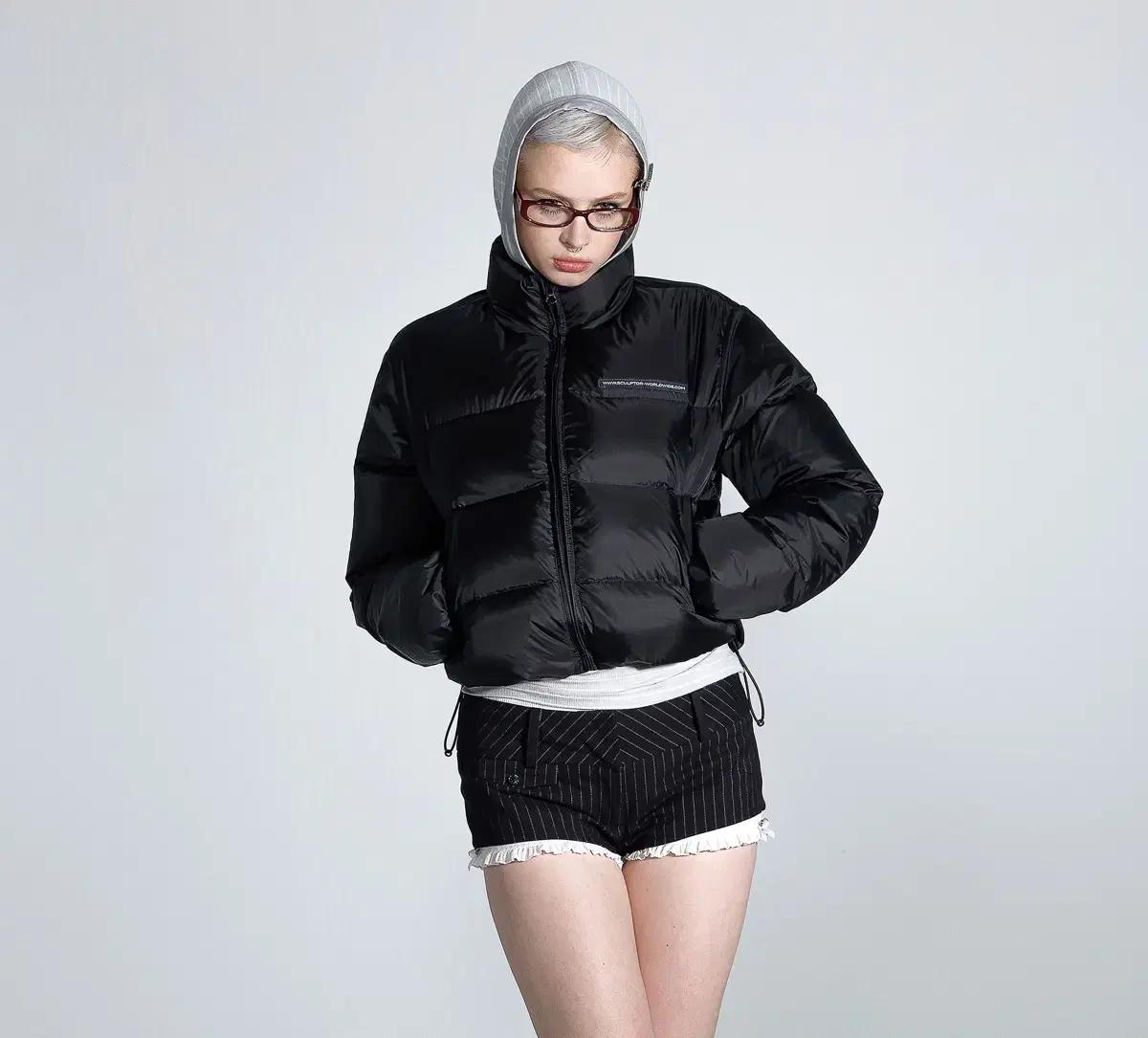 107 Cropped 푸퍼다운 매트블랙 스컬프터 패딩 미스치프