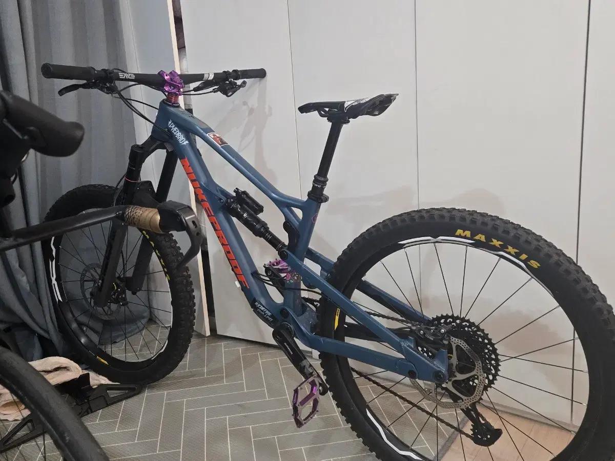 누크프르프 mtb 풀샥 산악 자전거 팝니다