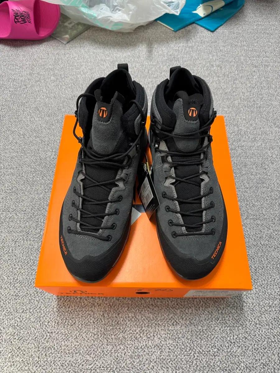 테크니카 설퍼 미드 고어택스 등산화 290(새상품) 275,285추천