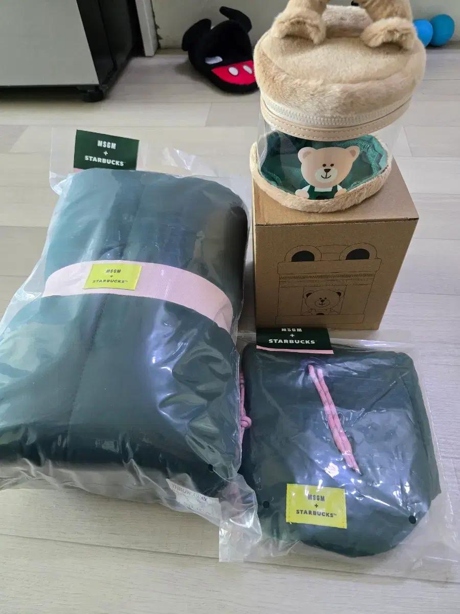 MSGM x 스타벅스 콜라보 블랭킷 + 파우치+ 베어리스타 파우치