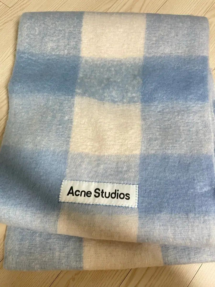 아크네스튜디오 체크 블루 머플러 목도리