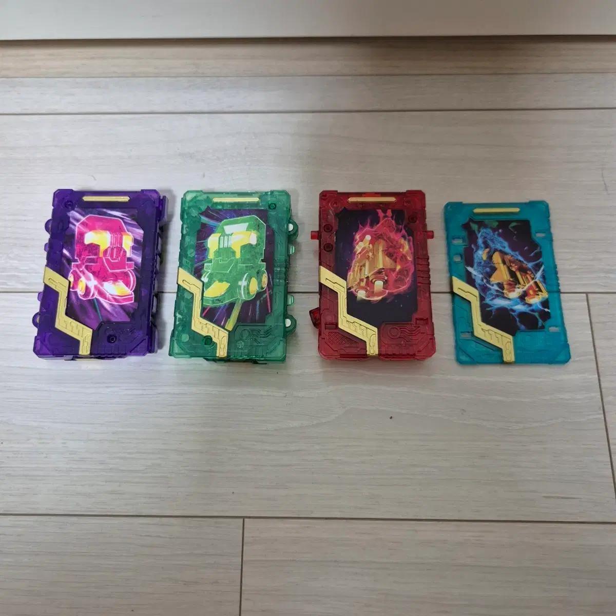 메탈카드봇 얼티밋 블루캅 부품