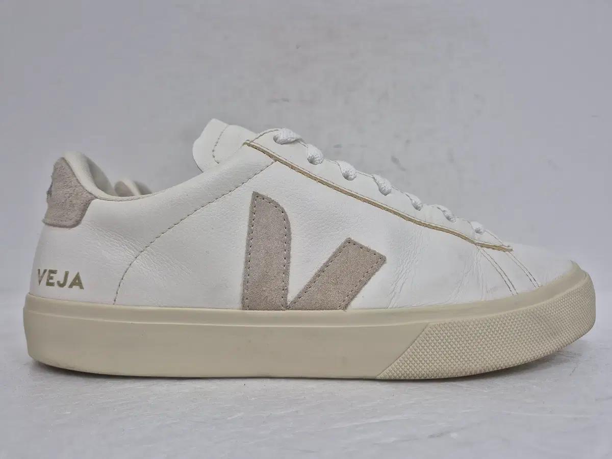 베자 남성 스니커즈 270