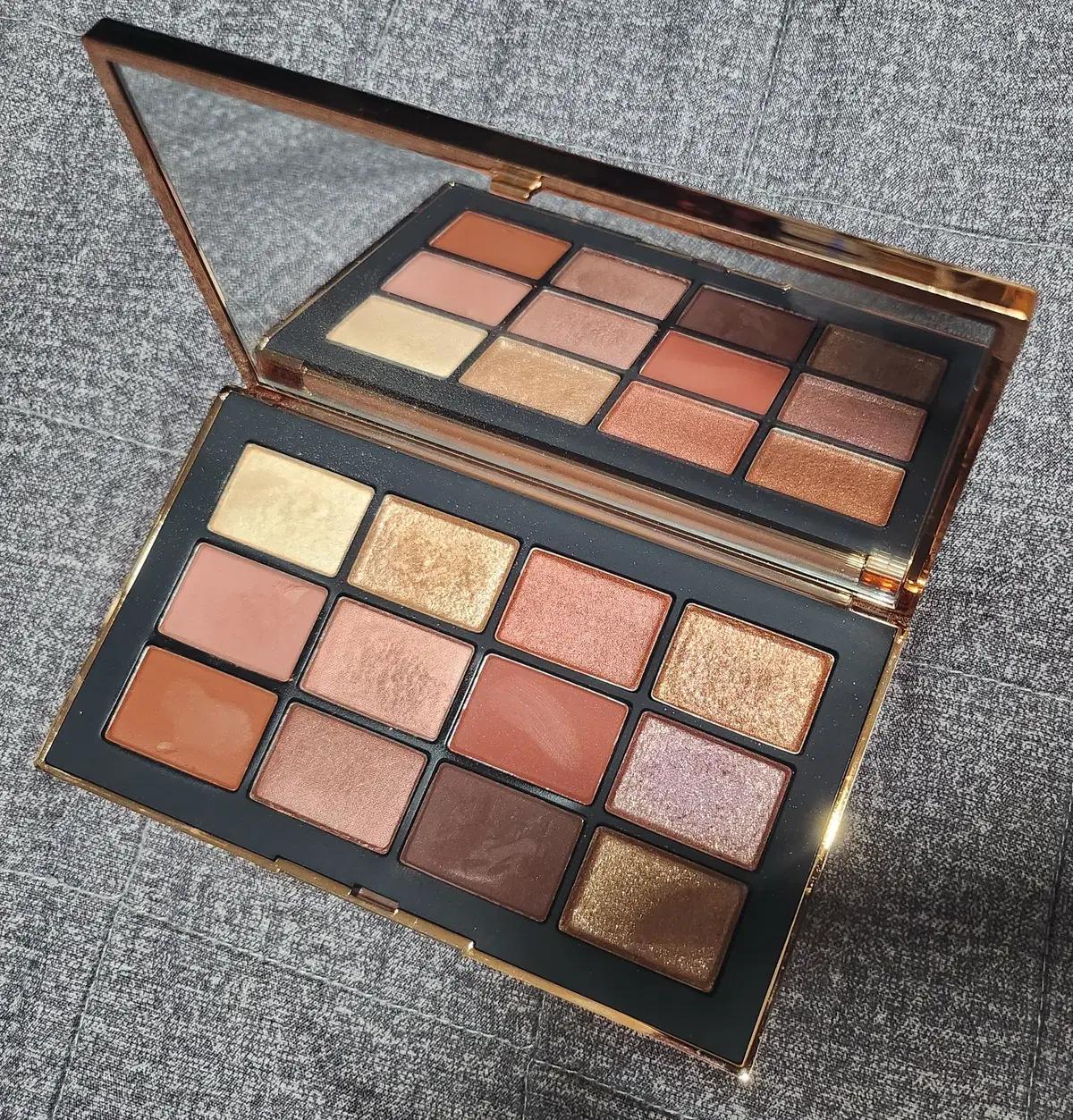 나스 애프터글로우 이래지스터블 아이섀도우 팔레트