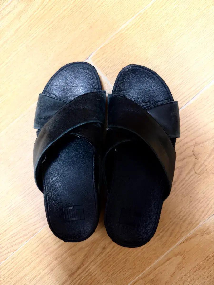 핏플랍 블랙 가죽 샌들 루루 크로스 슬리퍼 230