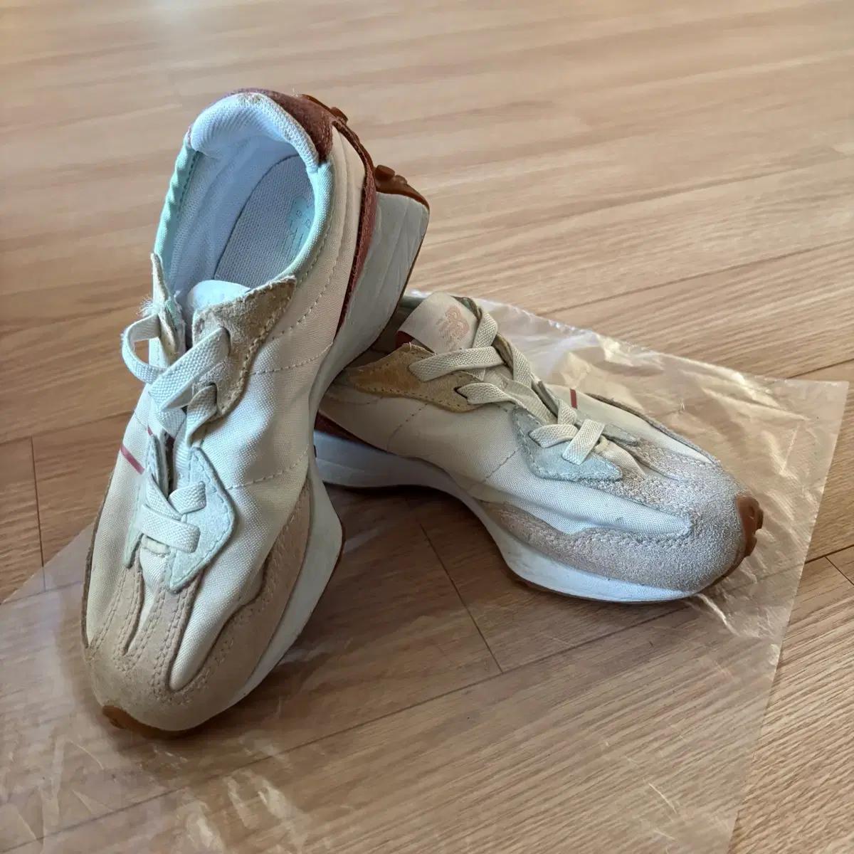 뉴발란스 327 아이보리 운동화 키즈 175