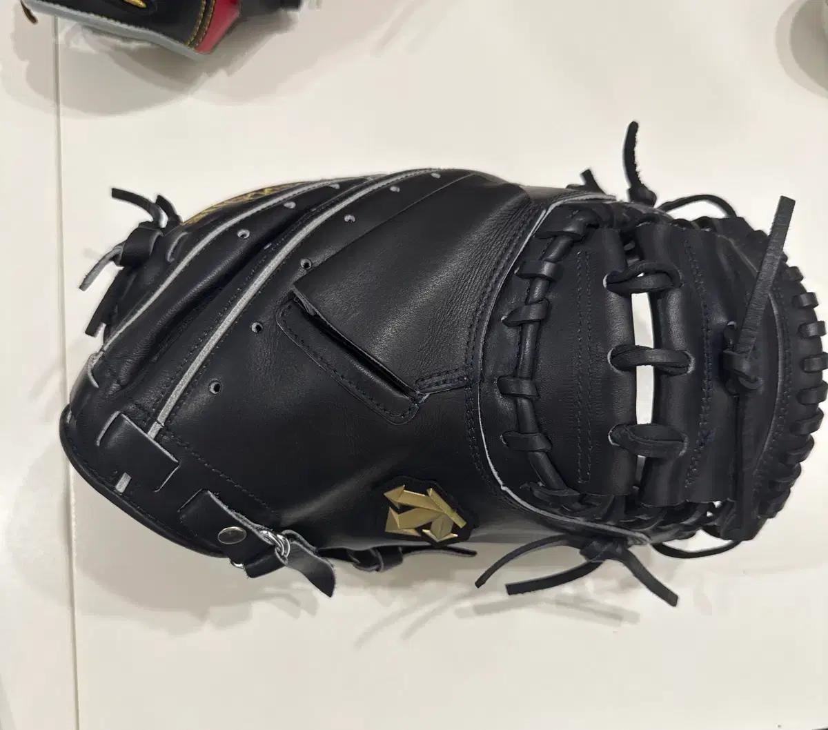 데상트 포수 미트