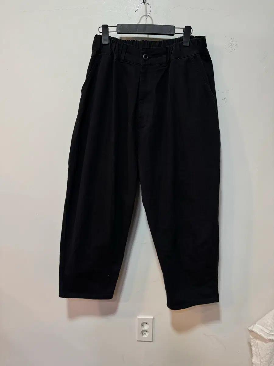 PEACOCK 검정색 캐주얼 팬츠 프리