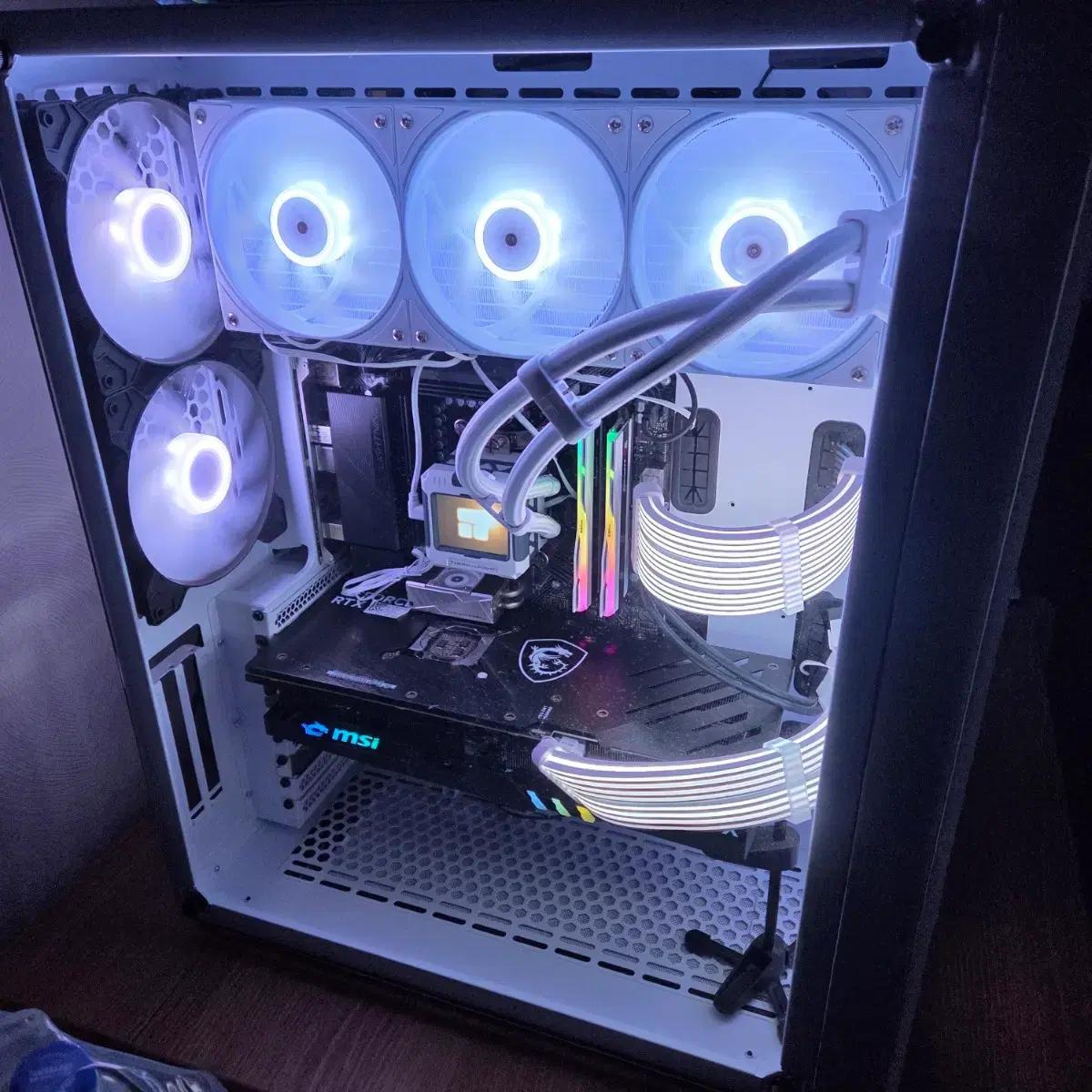 라이젠 7950X3D 4070TI 램64기가 컴퓨터 판매합니다