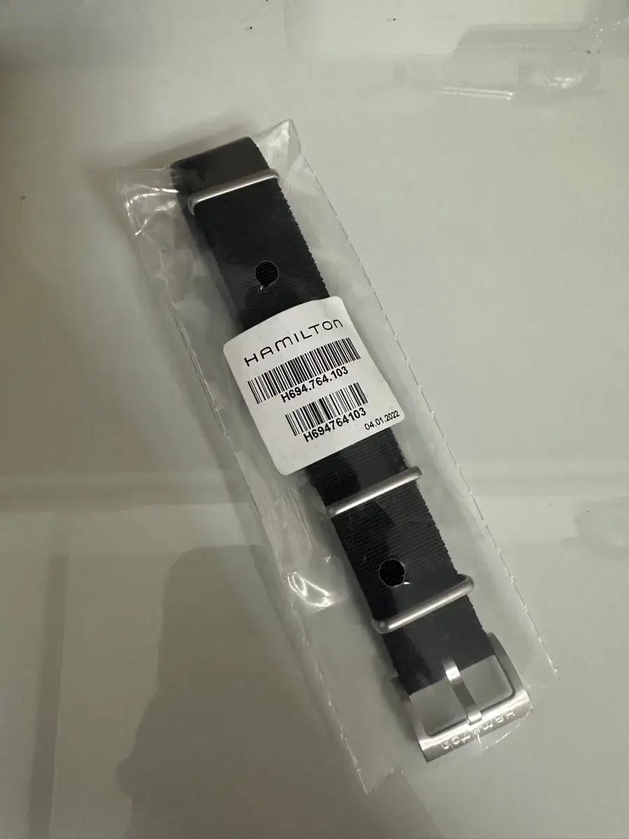 해밀턴 22mm 나토 스트랩 블랙 색상