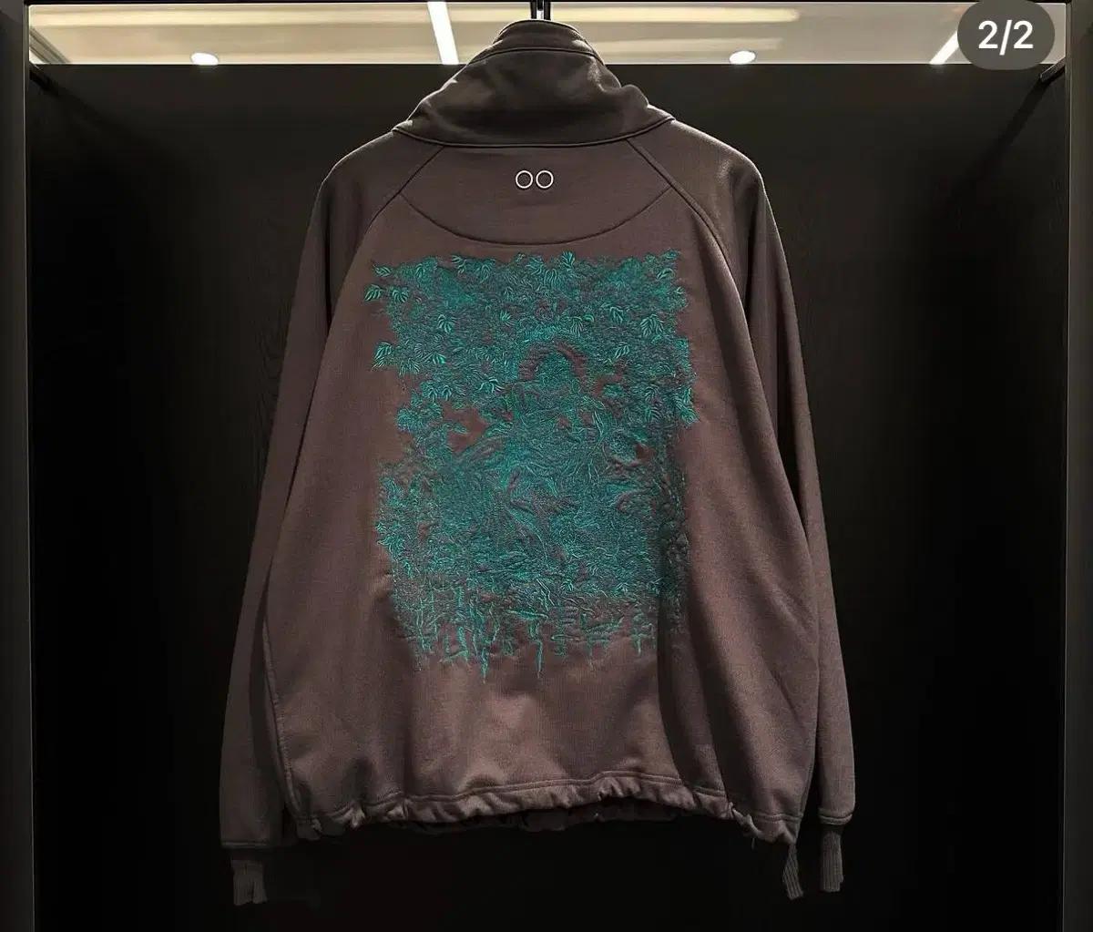 송지오 컬렉션 23fw리플렉션 하이넥 다크 그레이 50사이즈