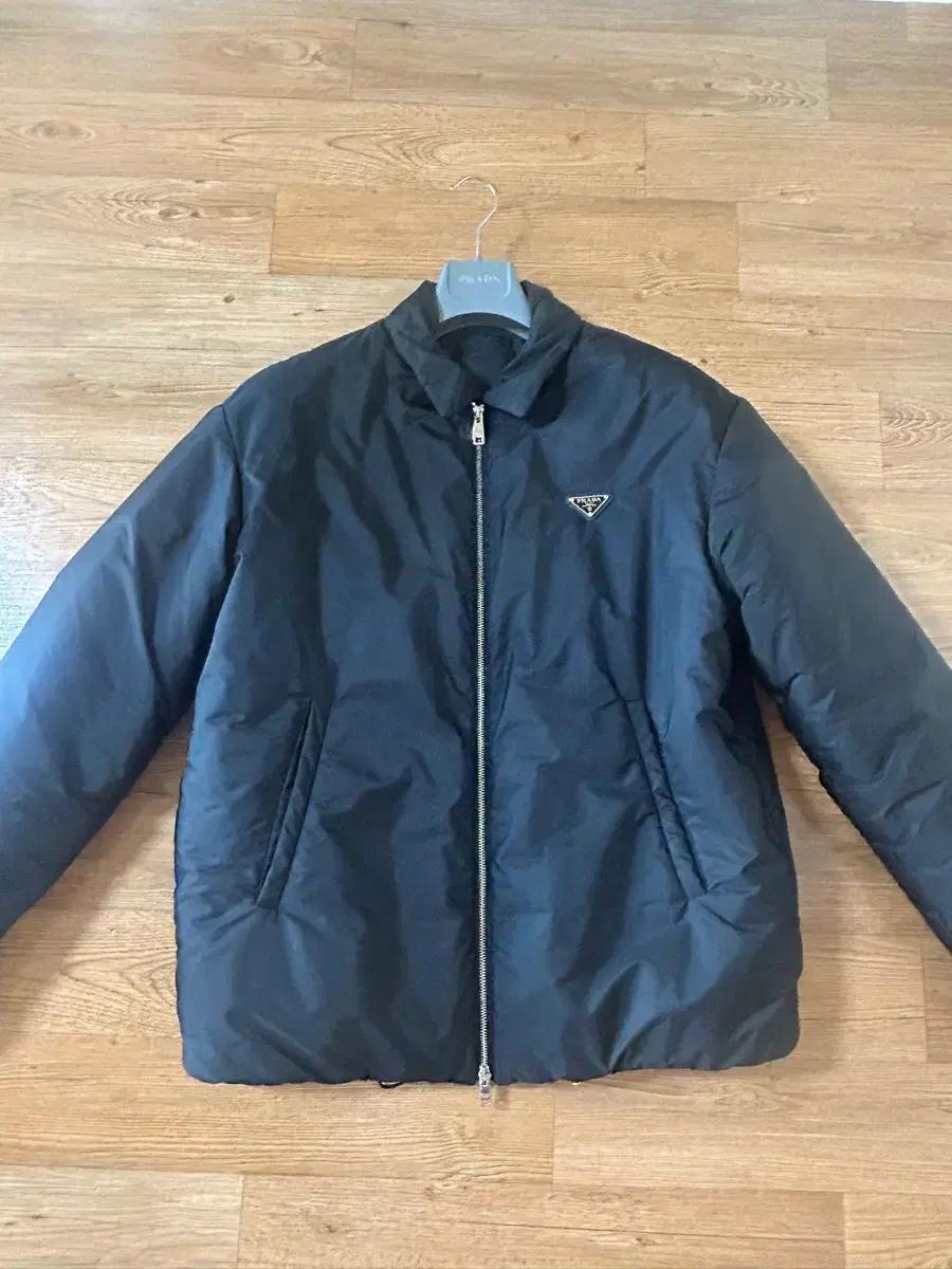 프라다 나일론 패딩 M 사이즈교환