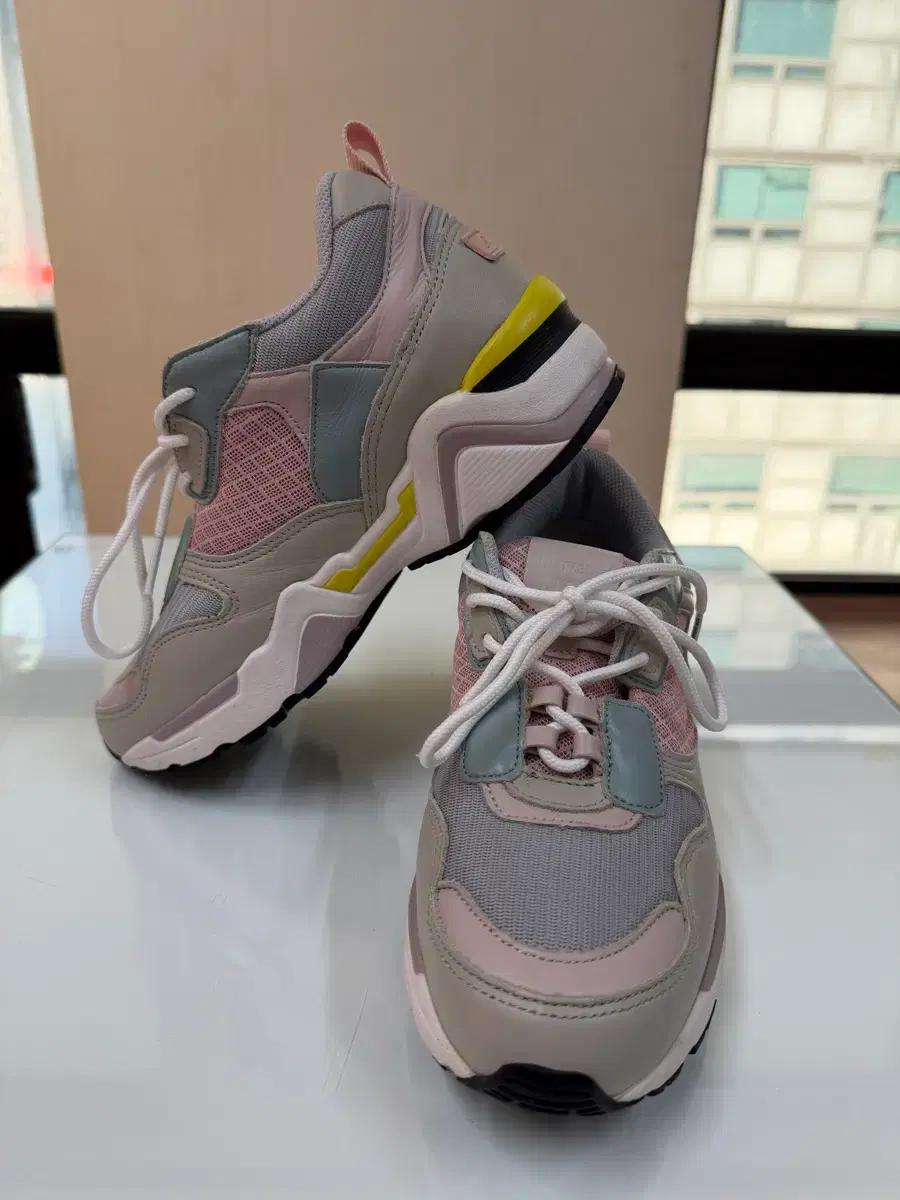 슈콤마보니 키높이 여성 스니커즈 핑크/회색 240