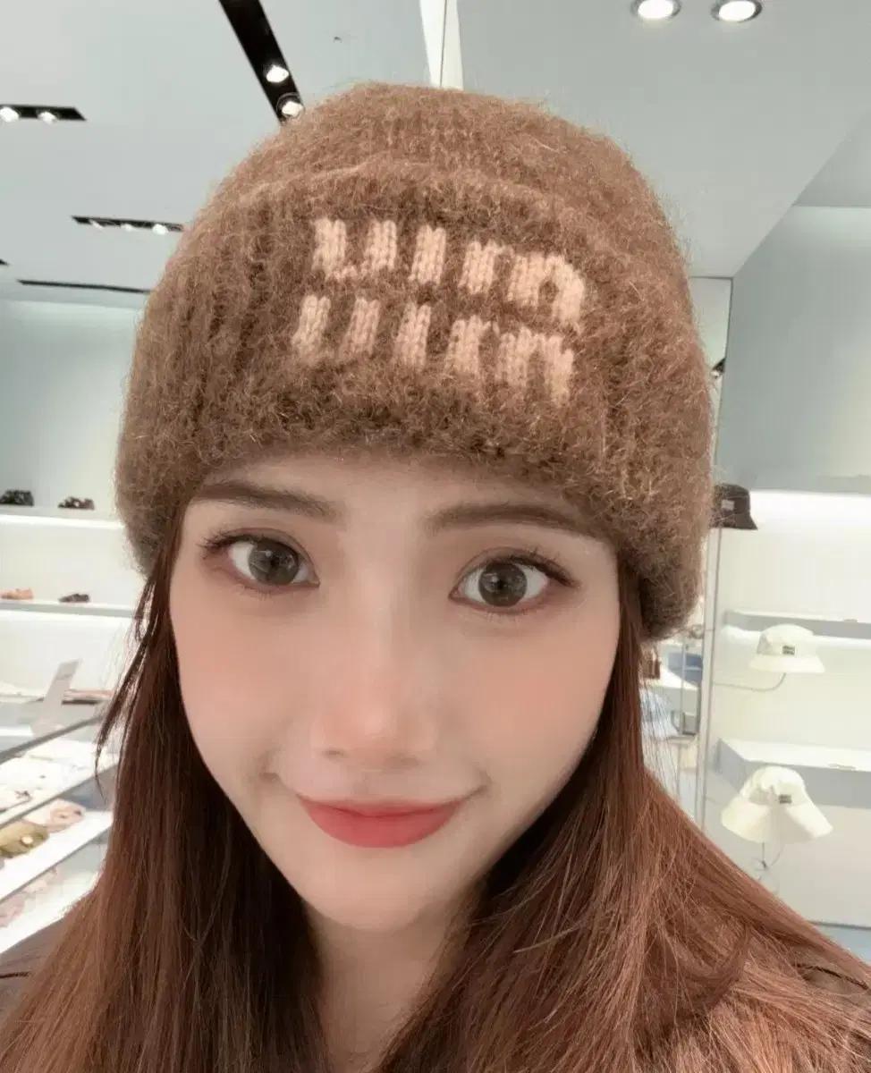 미우미우 로고 브라운 니트 비니