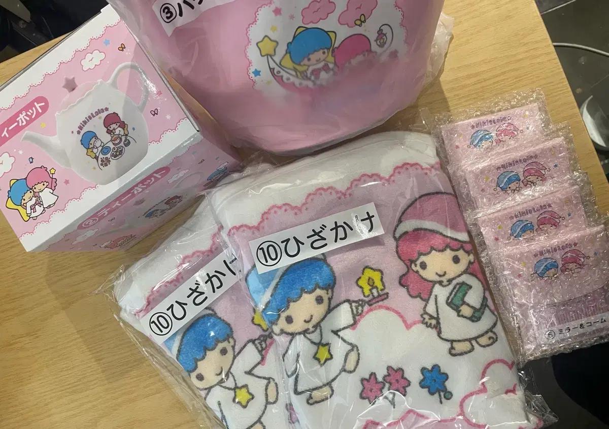 산리오 리트윈스(키키라라) 쿠지(티폿 가방 거울빗 담요)