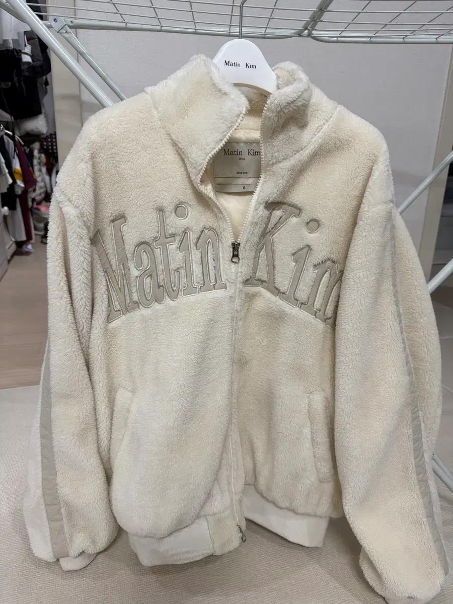 마뗑킴 뽀글이 자켓