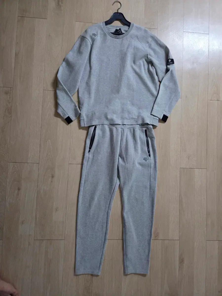 데상트 맨투맨 팬츠 스웨트 세트