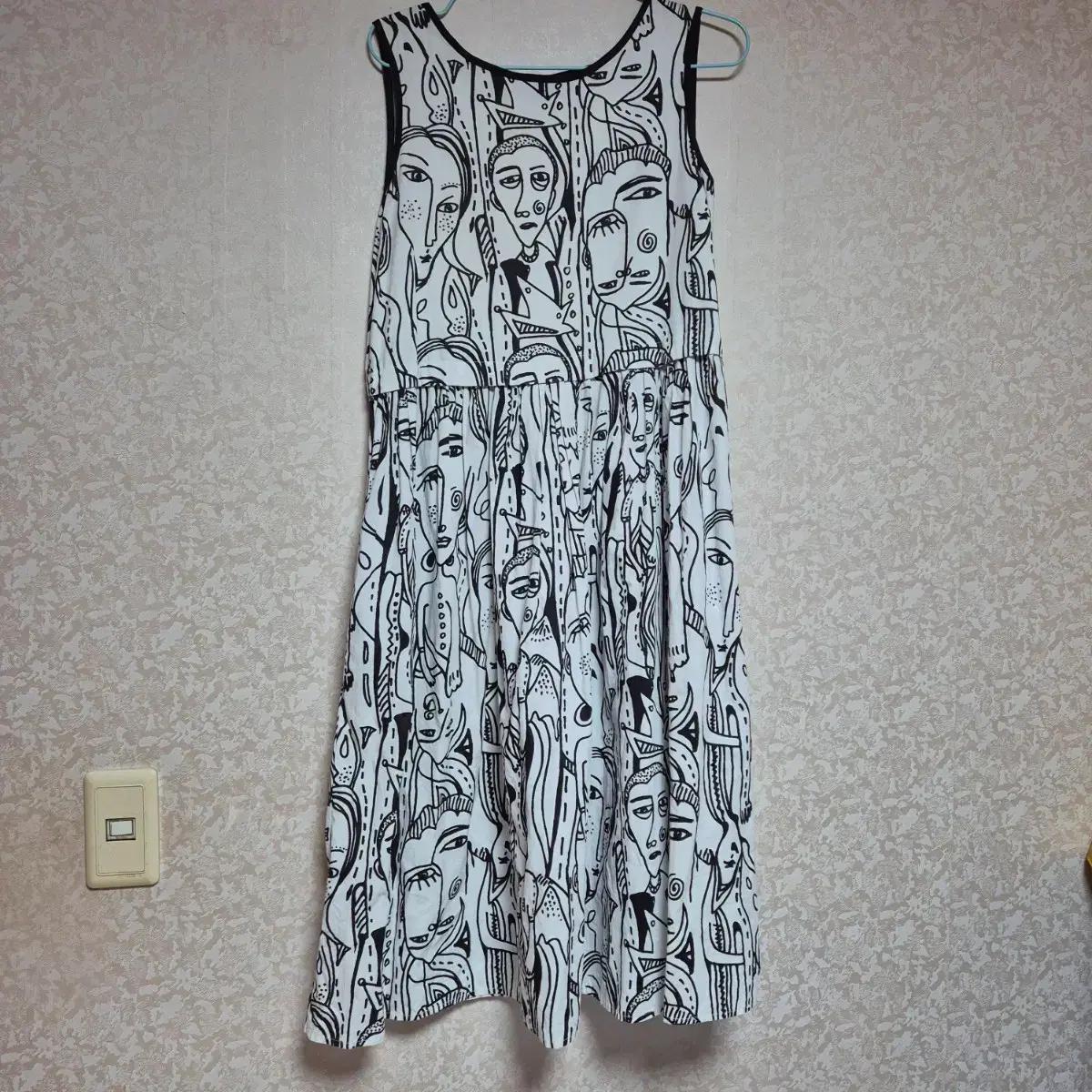 화이트 인물 프린팅 민소매 원피스 유럽풍 빈티지