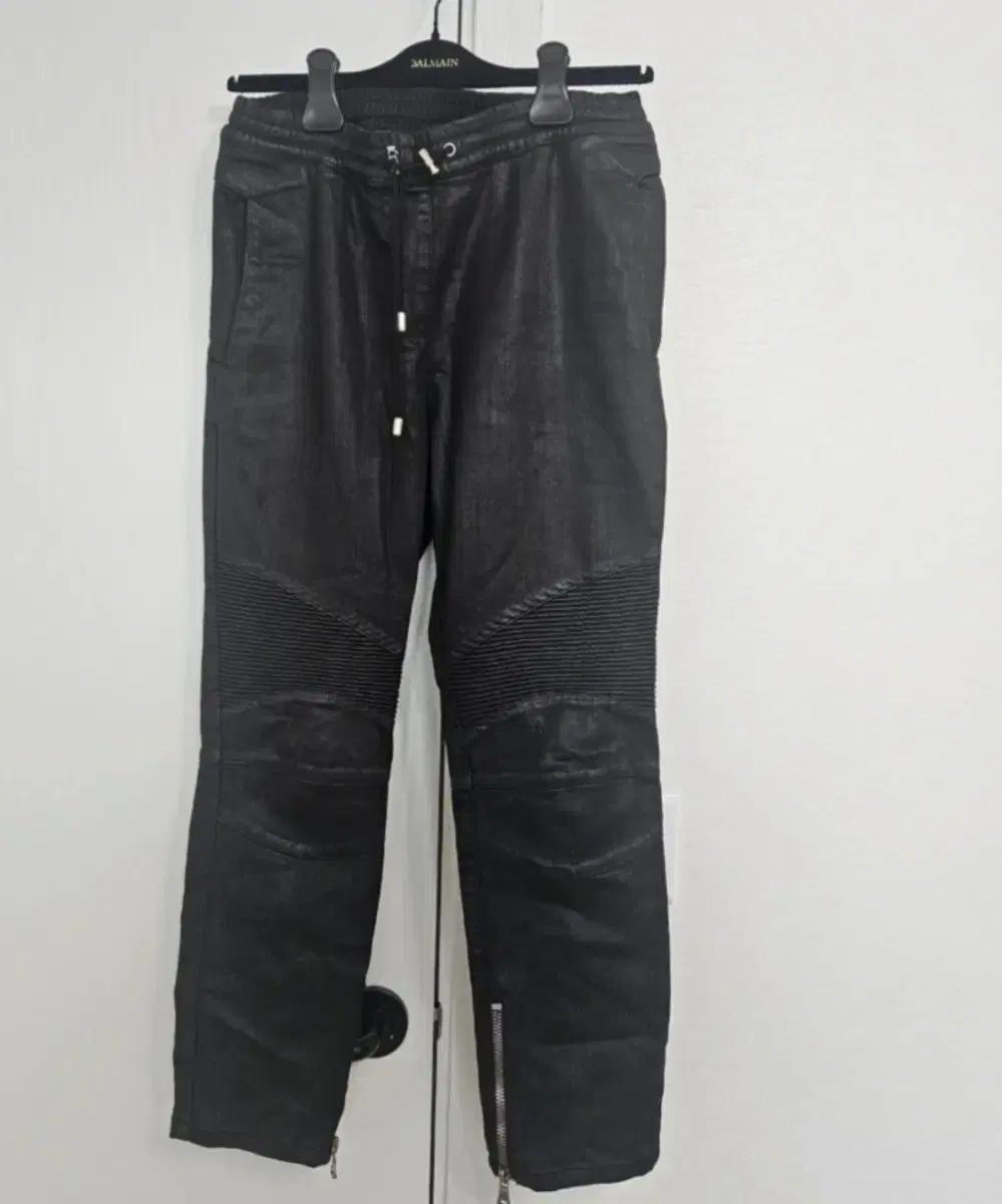 발망 코팅 바이커 조거 팬츠 팝니다! 버버리.구찌.준지.발렌시아가.스톤