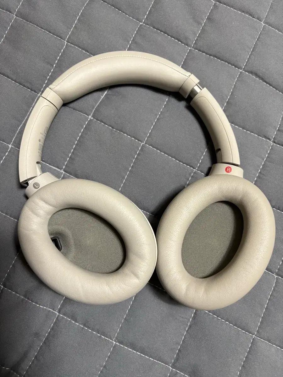 소니 WH-1000XM4 헤드폰