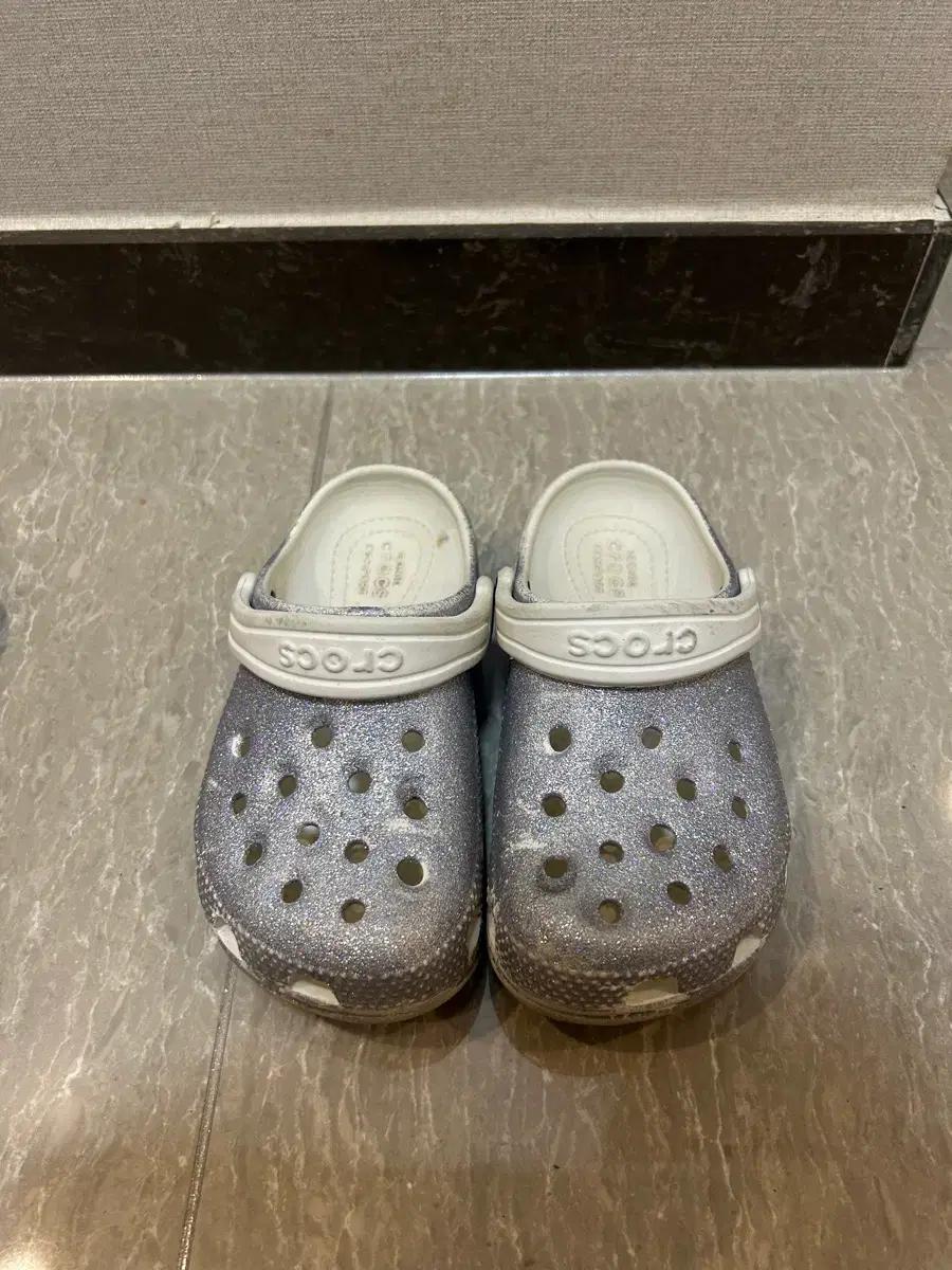 크록스 샌들 c10