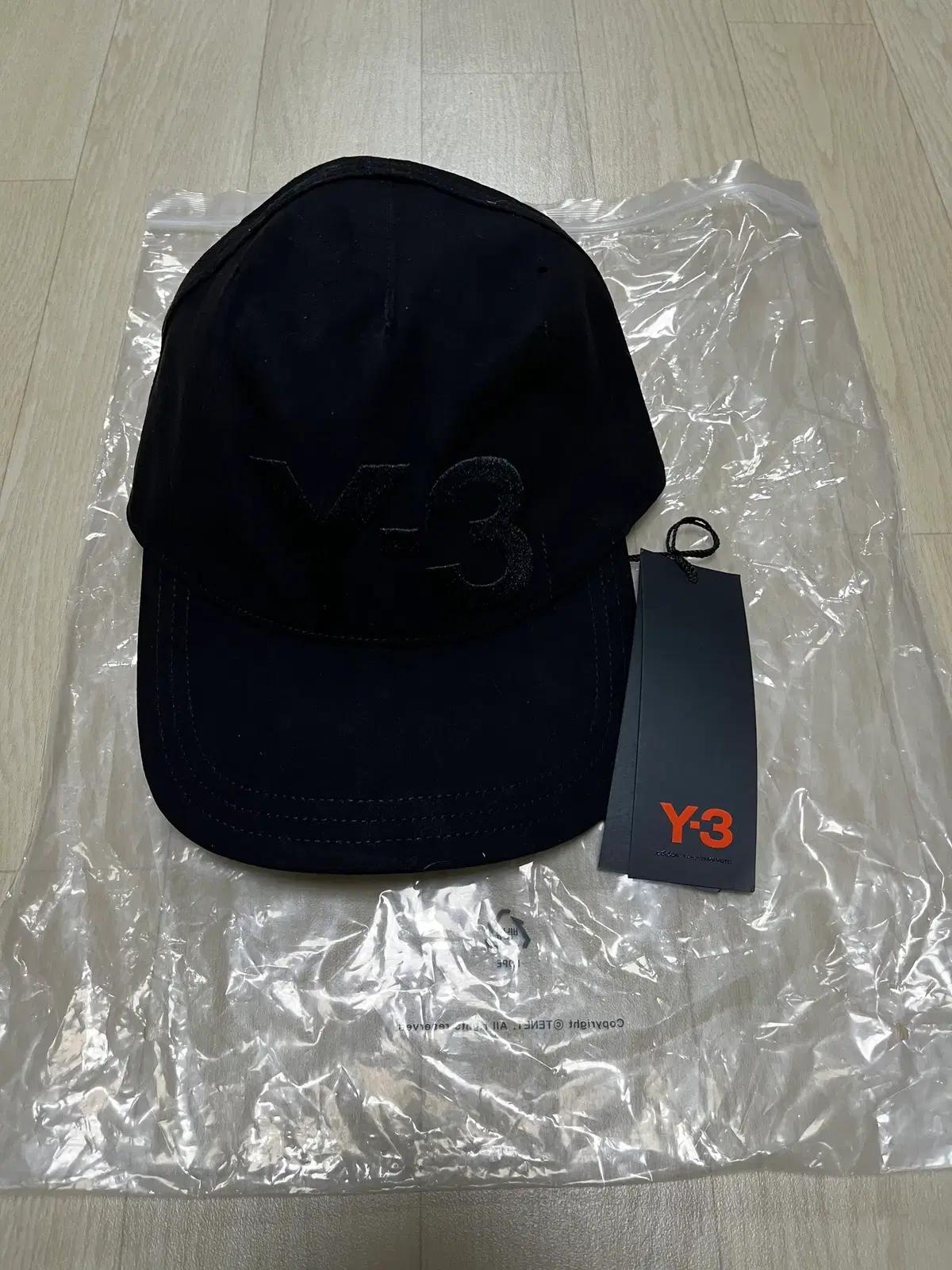 Y-3 언컨스트럭티드 볼캡 CD4746