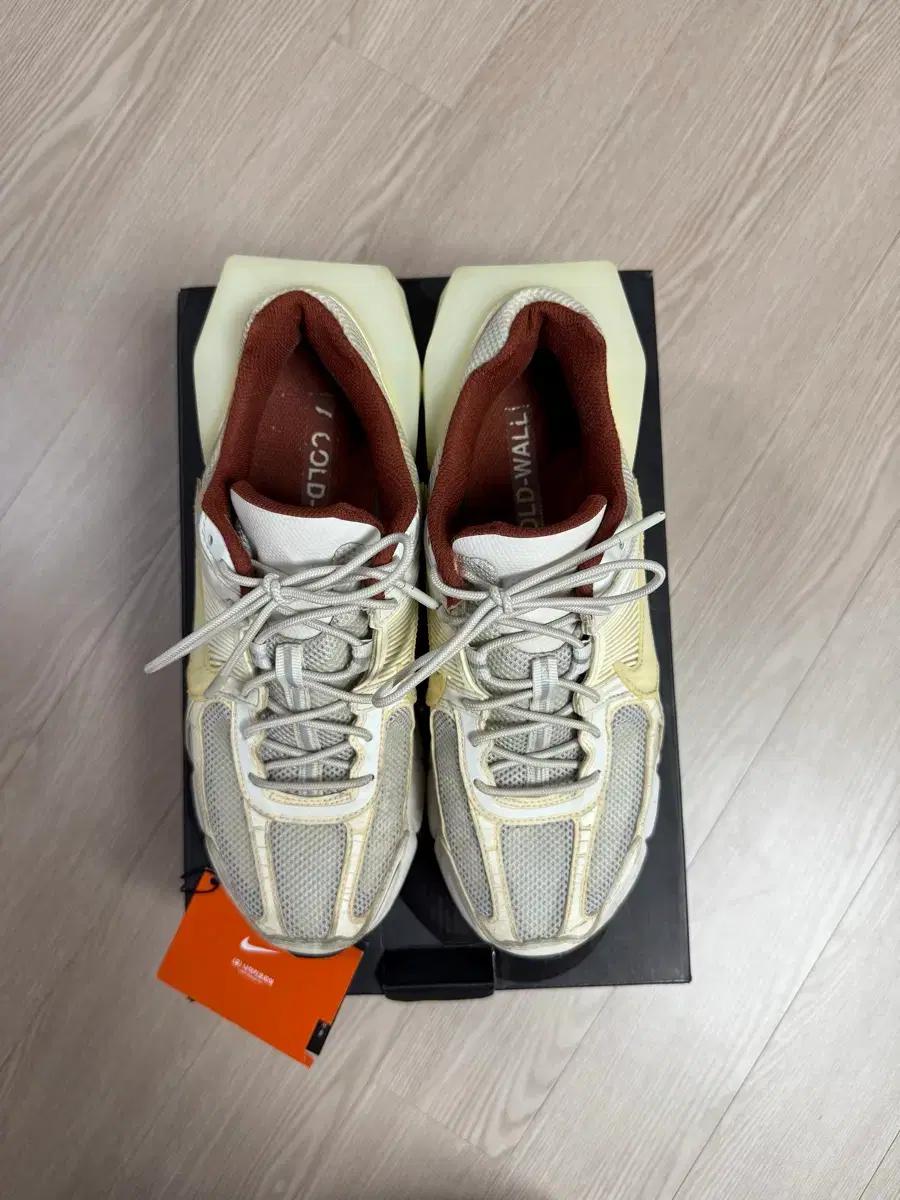 나이키 어콜드월 줌보메로