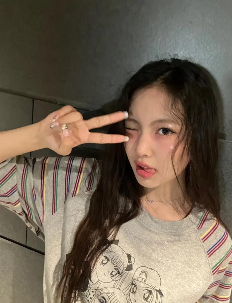 원더비지터 롱 슬리브 (뉴진스 혜인착용)