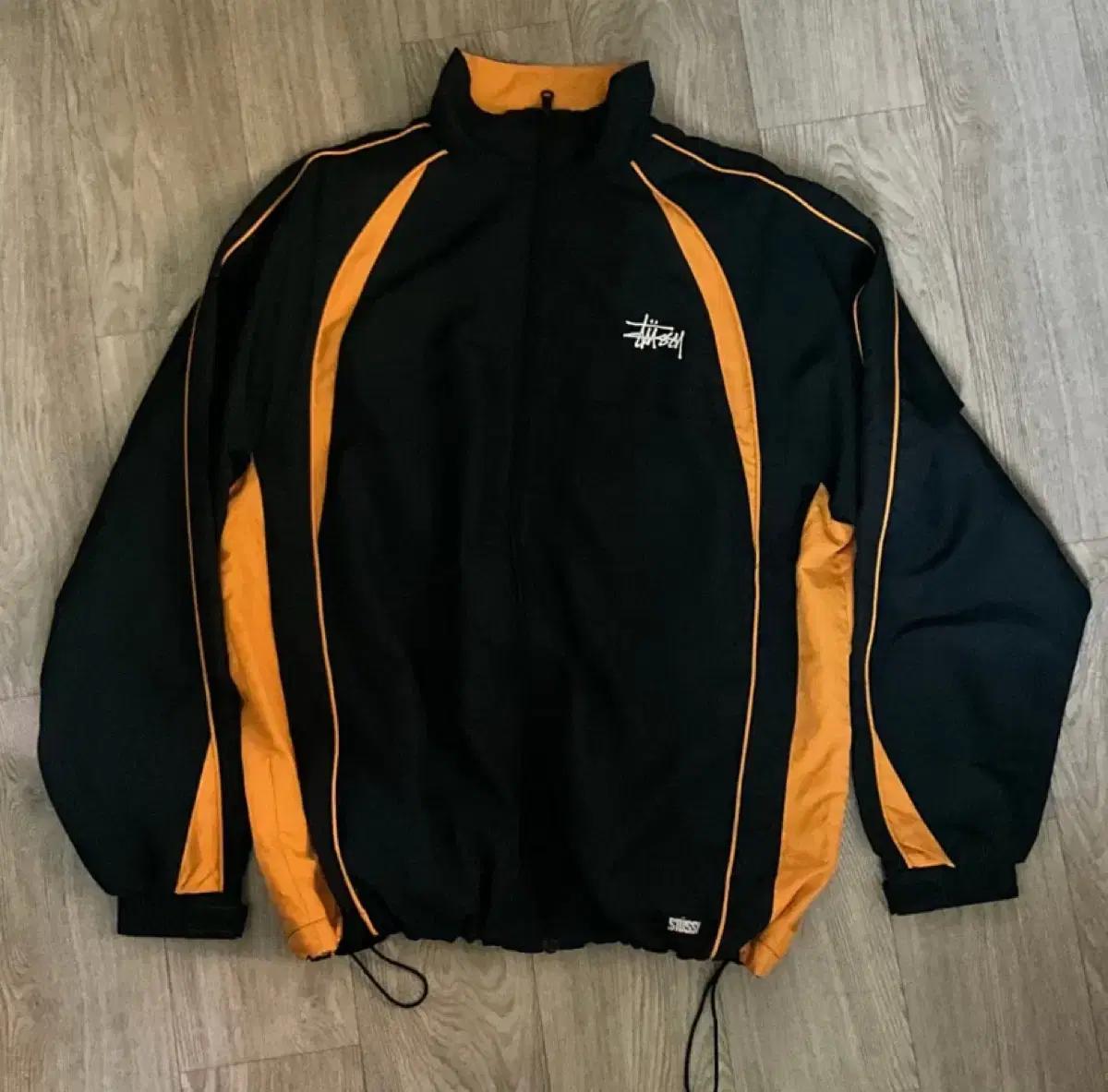 Stussy 바람막이 자켓