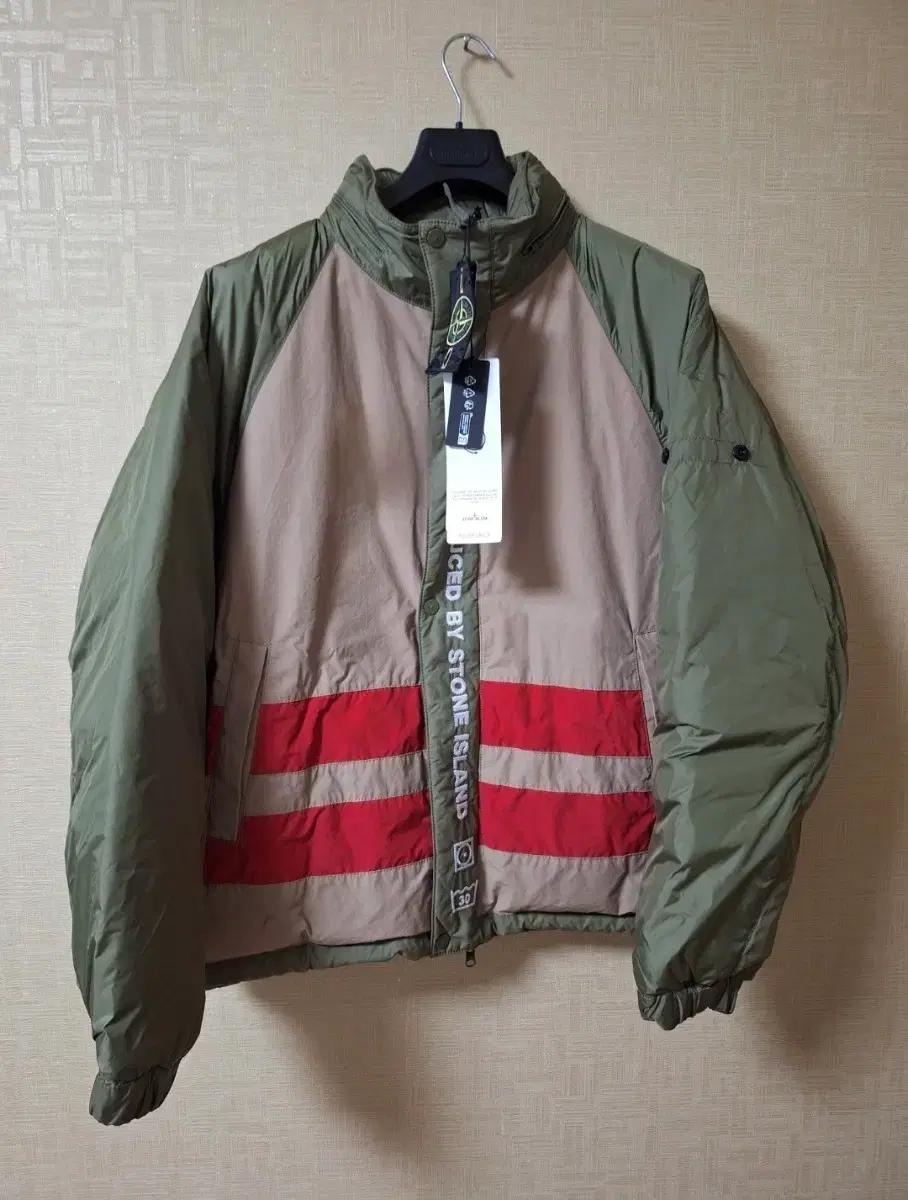 슈프림 x 스톤 아일랜드 리버시블 다운 자켓 올리브 - 23FW