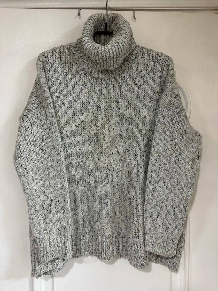 여성 터틀넥 니트