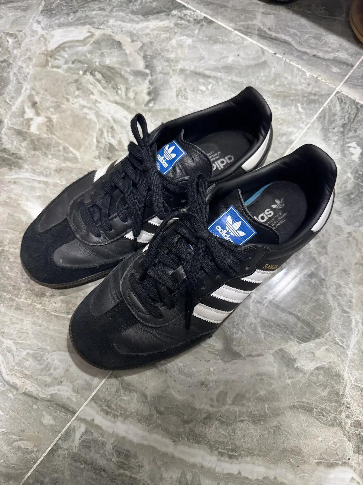 아디다스 삼바 og 265 사이즈 판매합니다.
