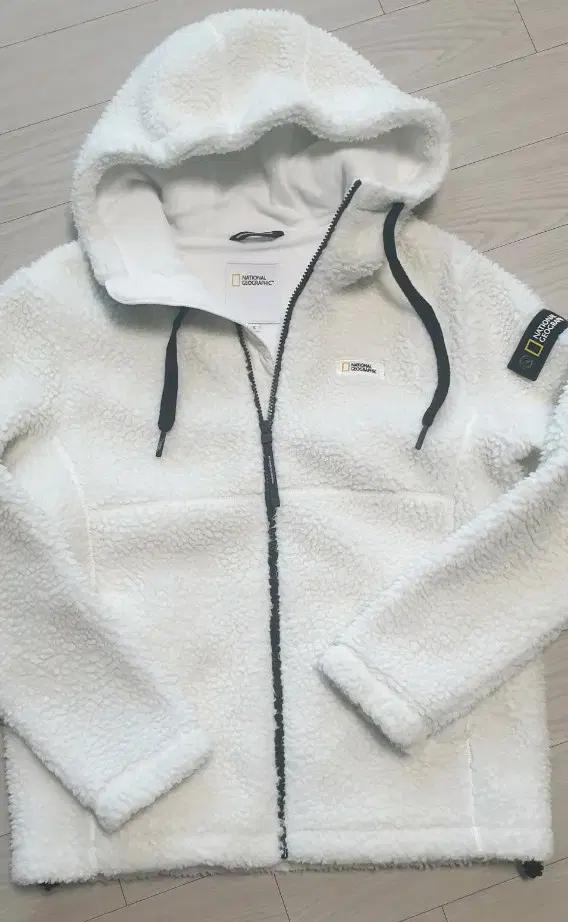 내셔널지오그래픽 후리스 흰색90(s)