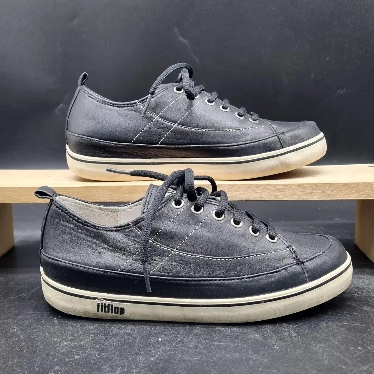 핏플랍 블랙 가죽 스니커즈 225