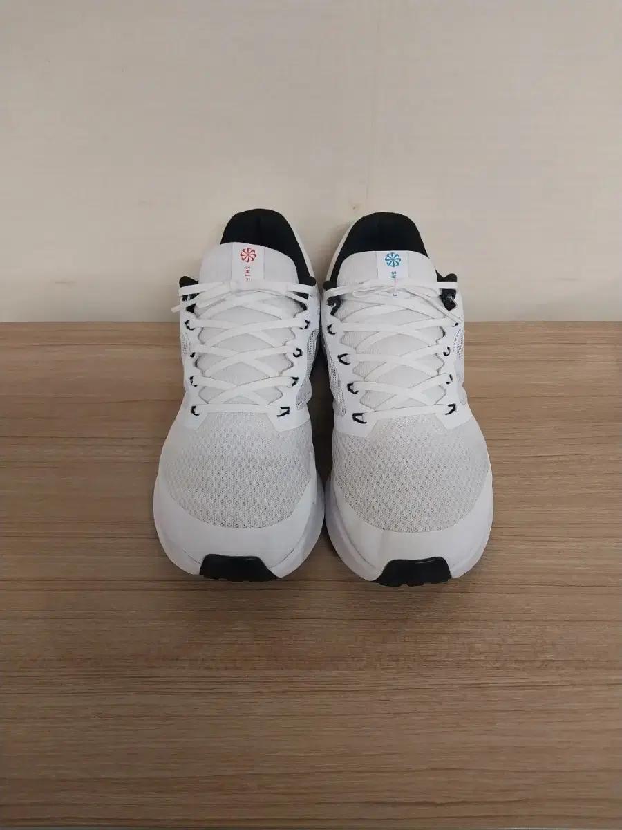 남성 나이키 런 스위프트3 흰검 런닝화, 운동화 (280)