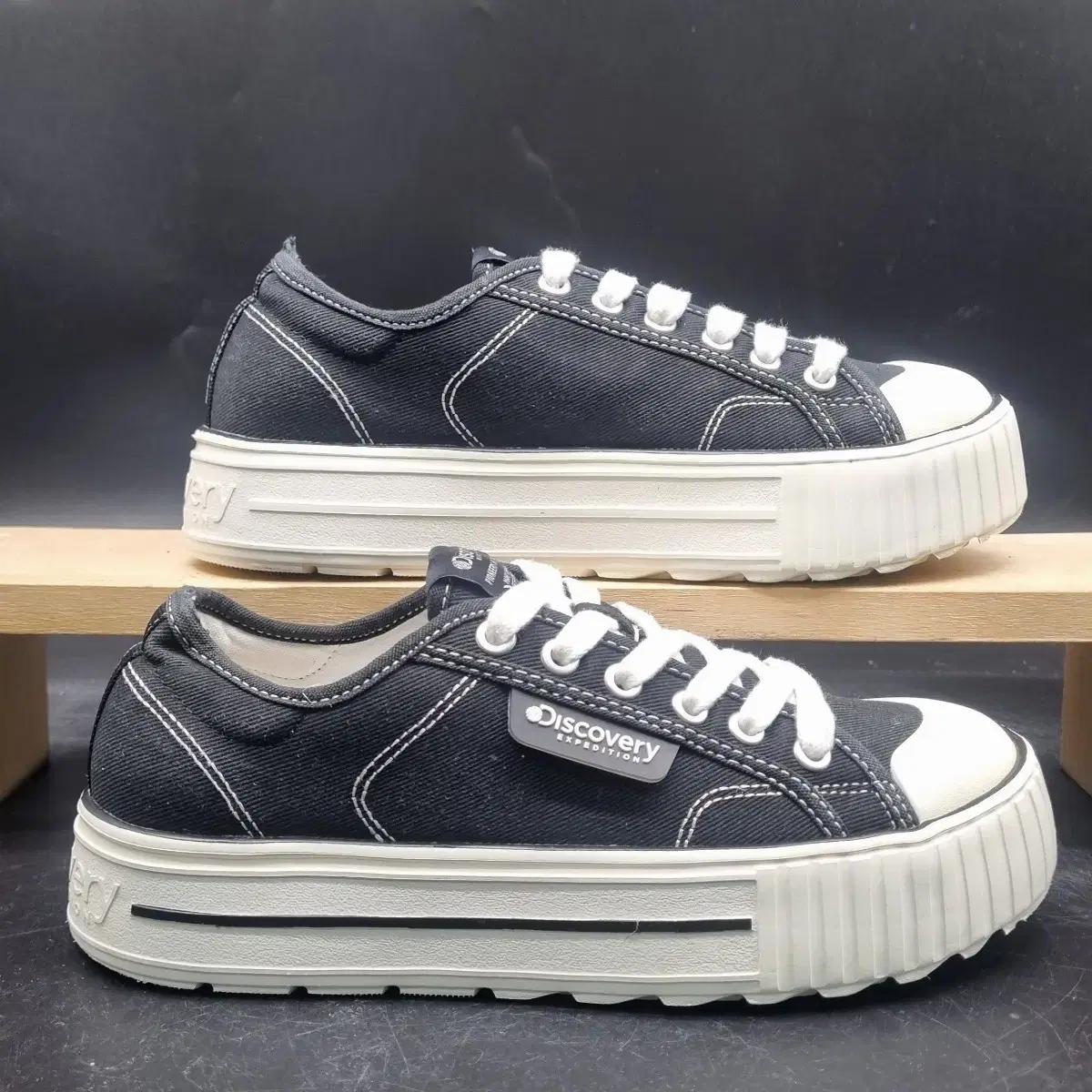 디스커버리 뮬리 v2 플랫폼 여성스니커즈235