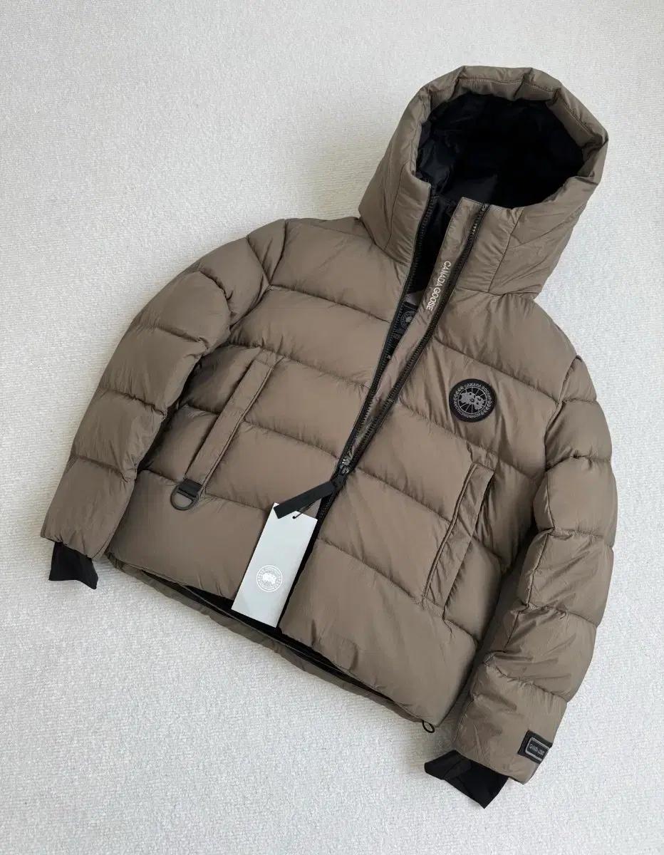 캐나다구스후드 패딩브라운 M 사이즈