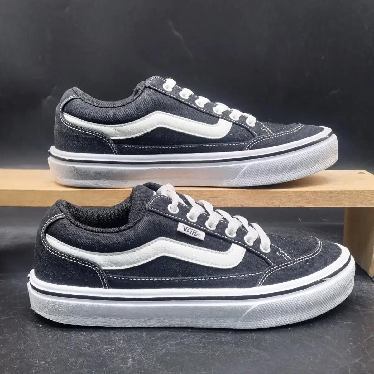 반스 팔켄 블랙 여성스니커즈 235