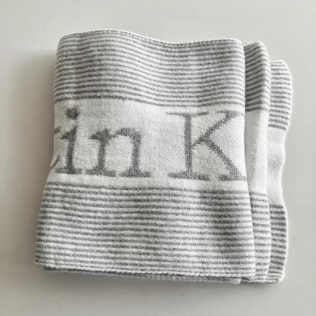 마뗑킴 스트라이프 머플러 새상품