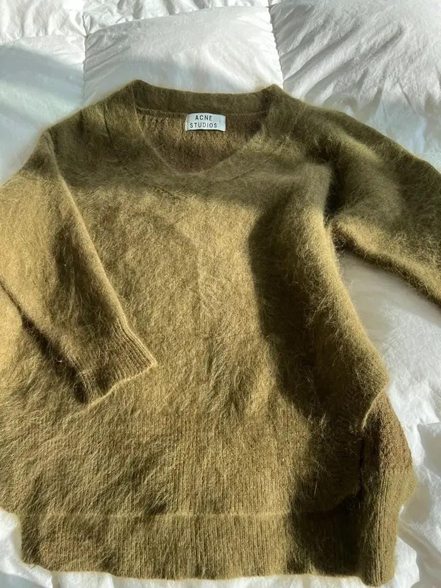 아크네 스튜디오 앙고라 모헤어 니트