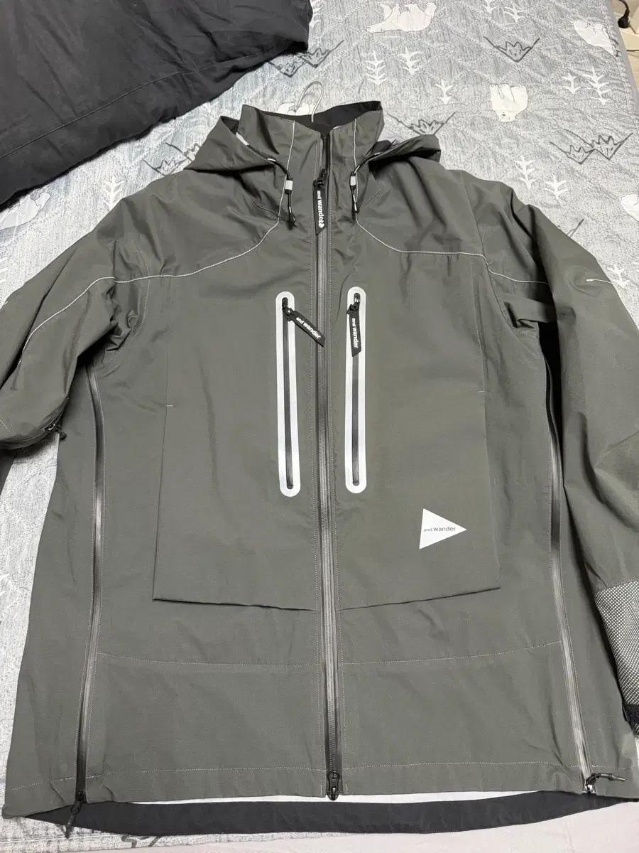 and wander 앤드원더 퍼텍스 레인자켓 다크그레이