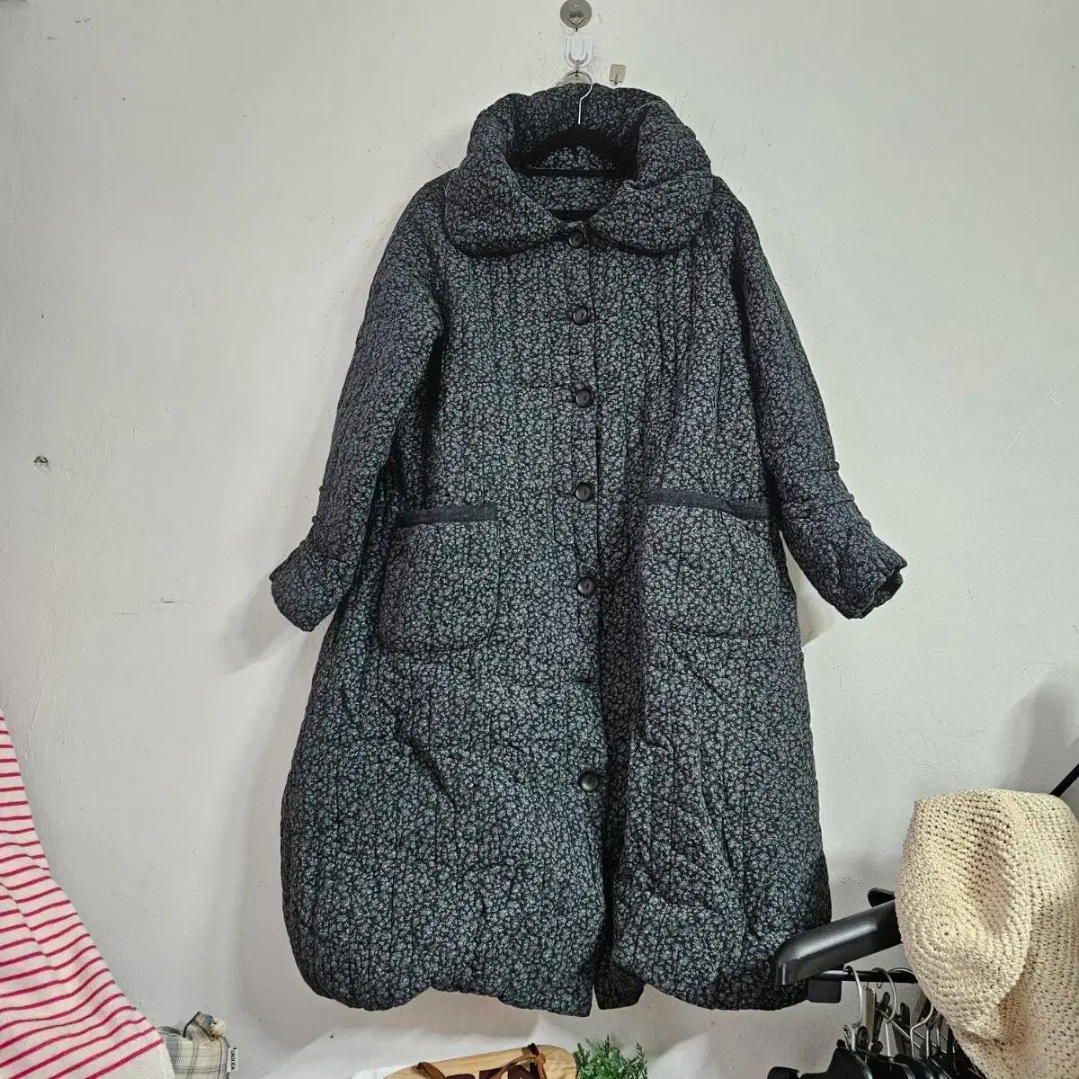 누빔플라워 퀼팅 롱 코트 패딩 점퍼