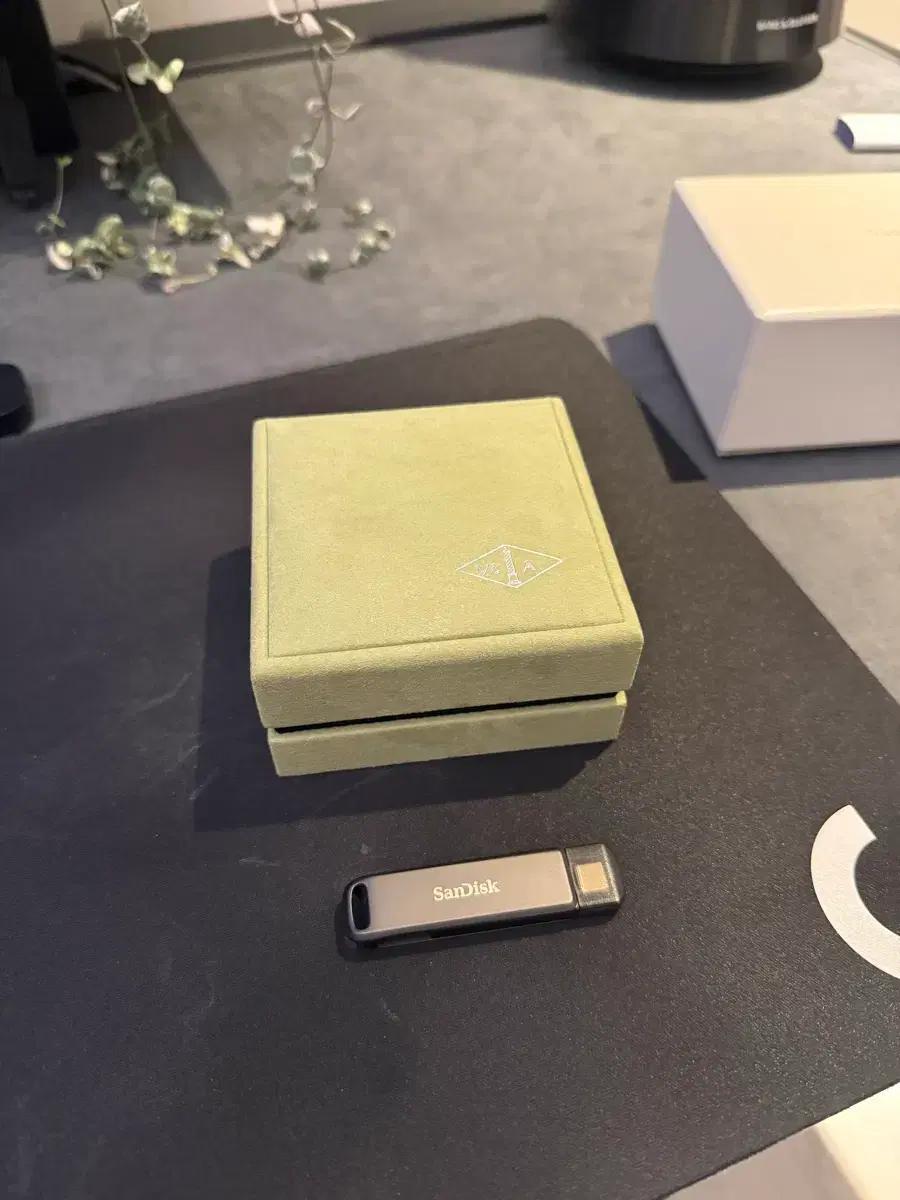 반클리프 매직 목걸이 케이스