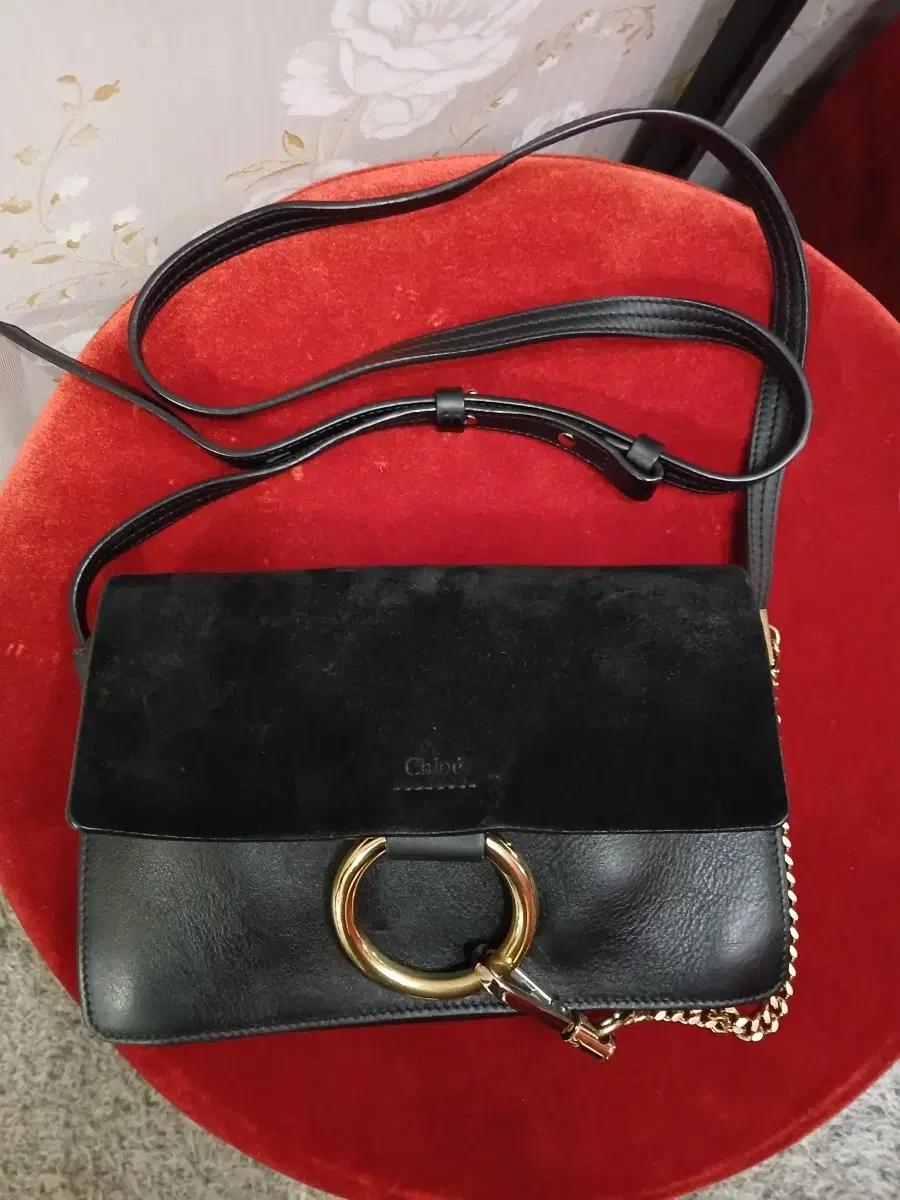 (정품)끌로에 스몰 블랙 레더 스웨이드 페이 크로스백