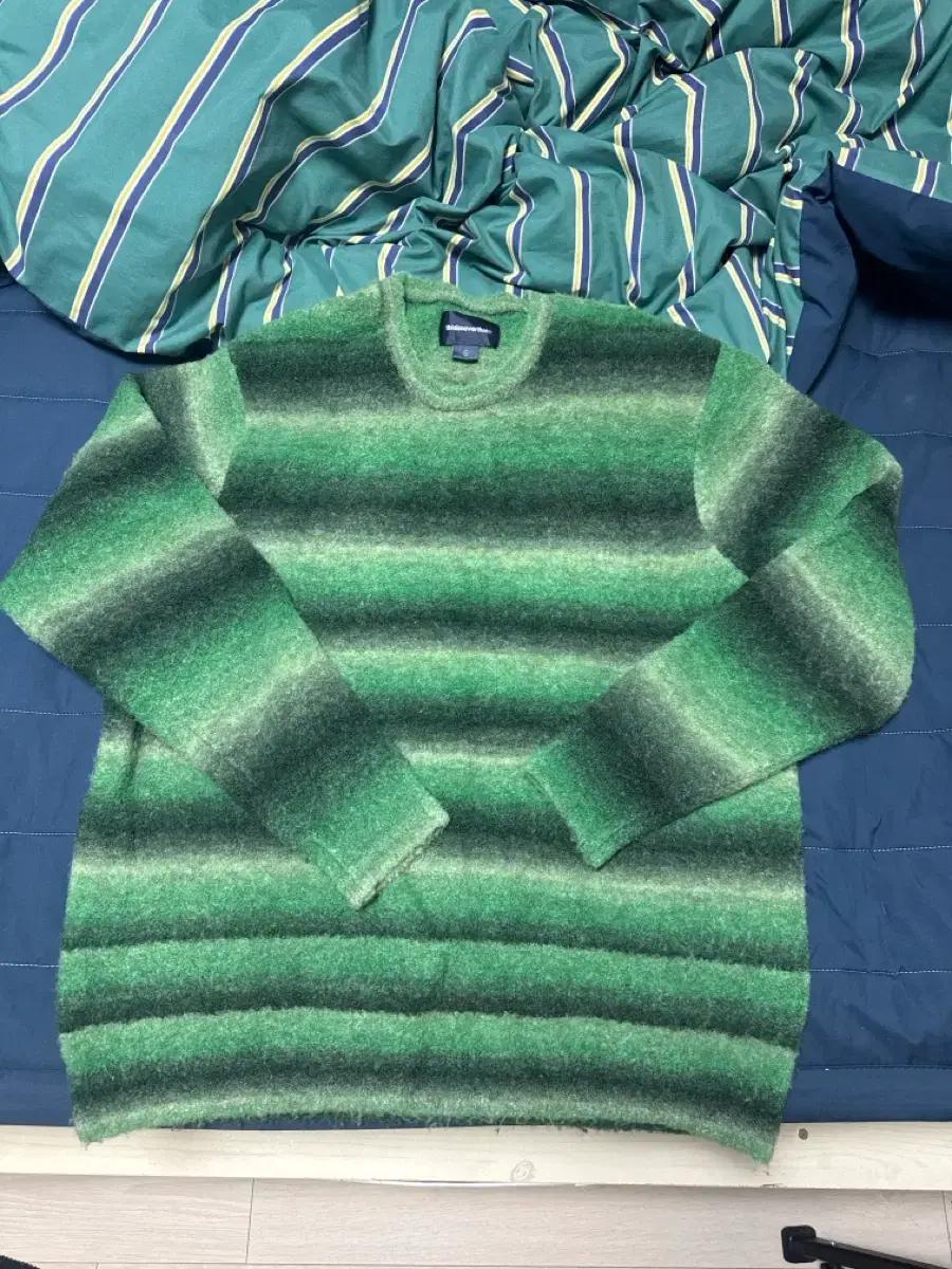 디네댓 스웻 니트