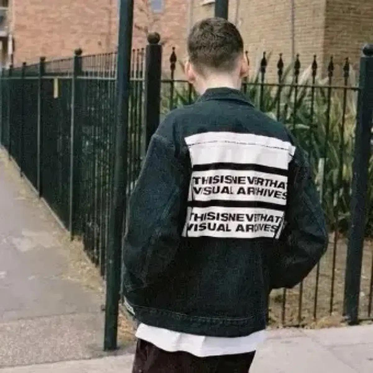 (L)디스이즈네버댓 흑청 데님자켓 기리보이착용