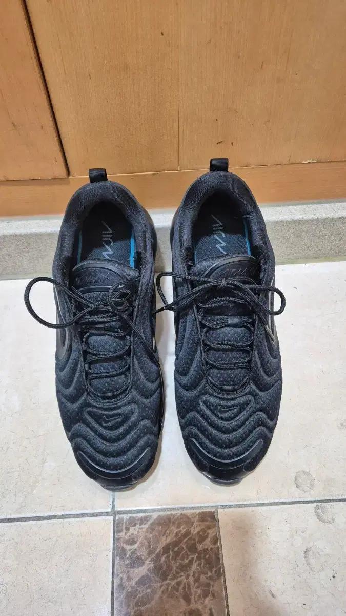 나이키 에어맥스 720 블랙 남성 스니커즈