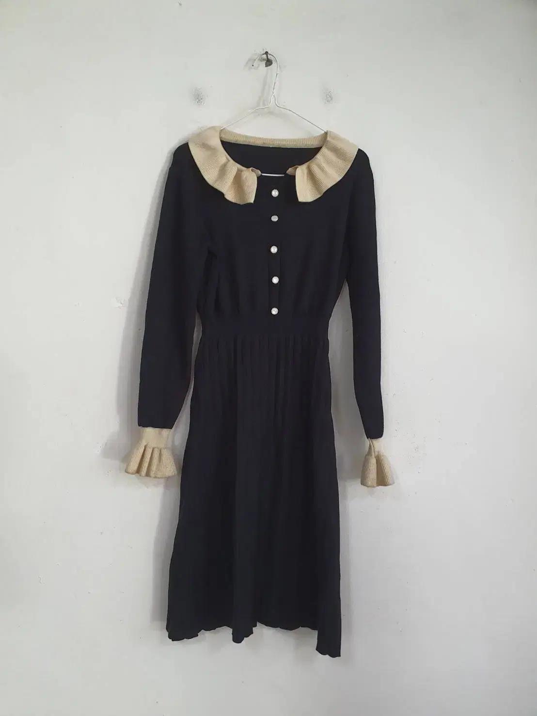 여성 블랙 카라 러플 니트 롱 원피스 66